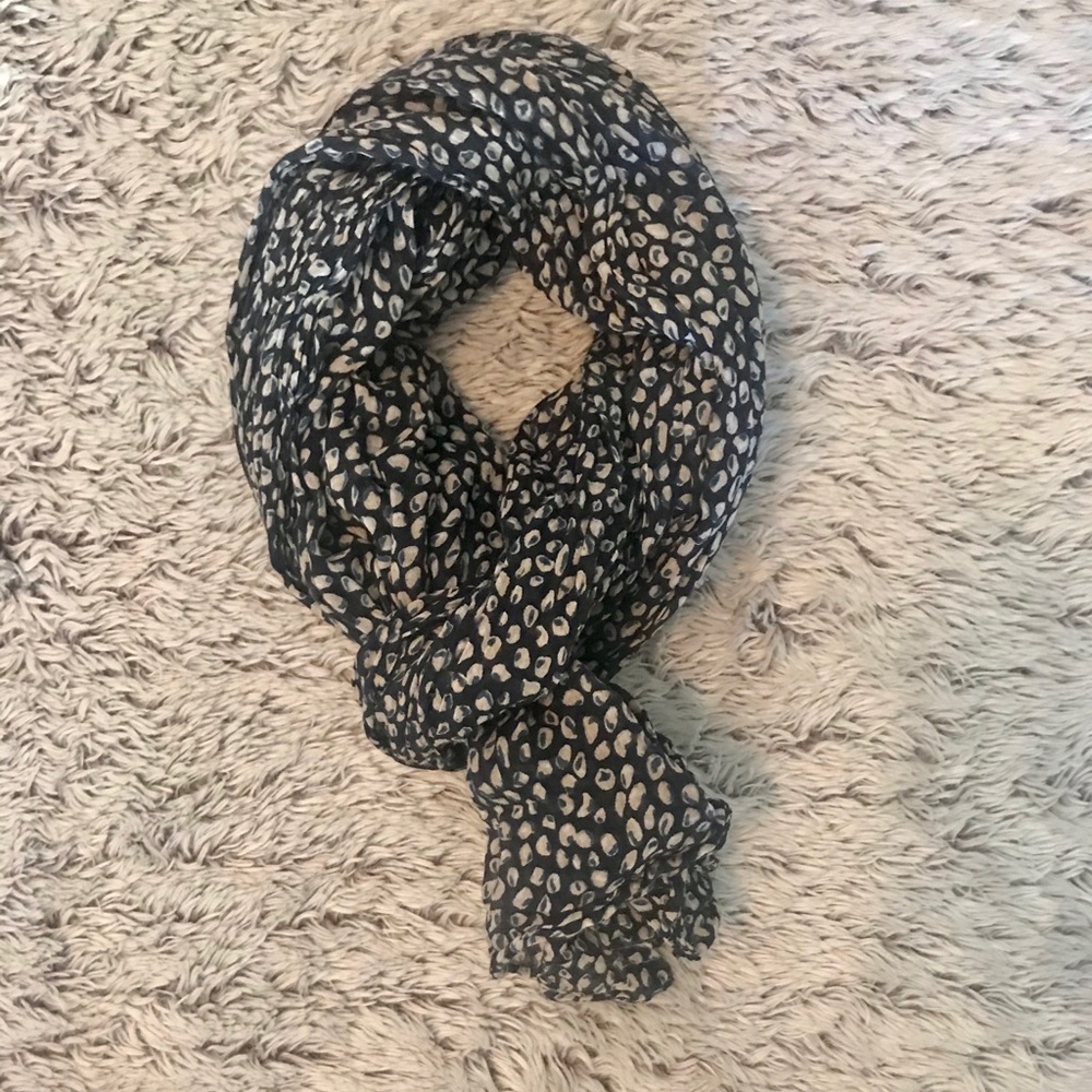 Patterned Linen Scarf